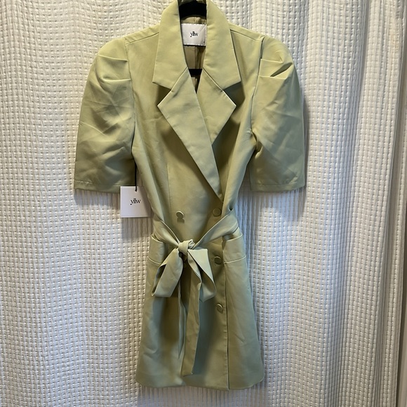 NWT yllw the label RANDY PUFF-SLEEVE BLAZER DRESS — PEA GREEN - Picture 9 of 12
